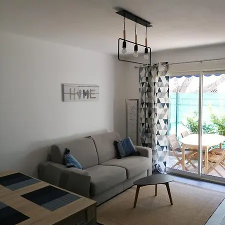 Joli 2 Pieces Ensoleille Avec Terrasse Et Parking 아파트 *