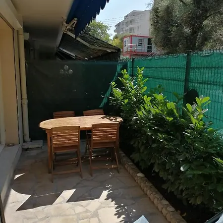 Joli 2 Pieces Ensoleille Avec Terrasse Et Parking * 앙티브